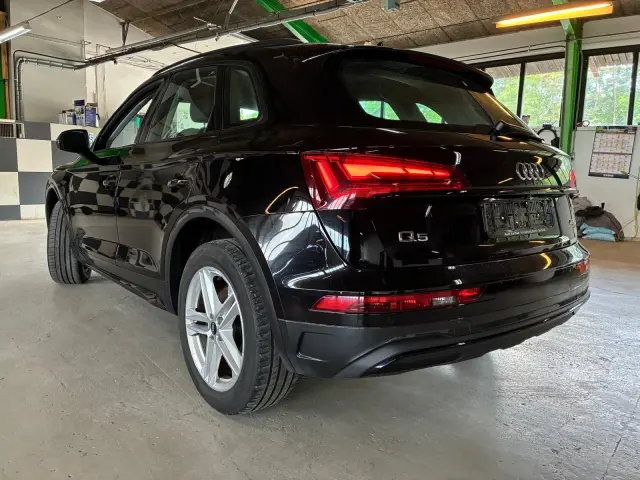 Au Q5